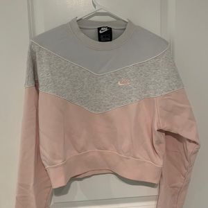 Nike Sportswear Heritage Crew